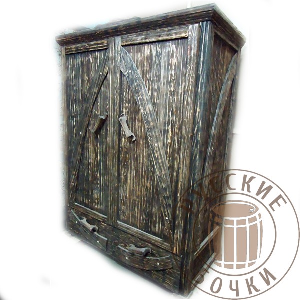 Шкаф-шифоньер из дерева состаренный с двумя дверями