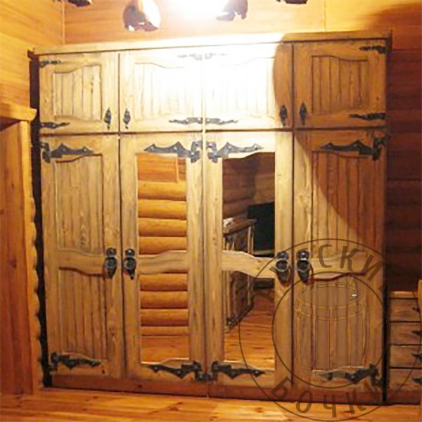 Шкаф-шифоньер с зеркалами из массива под старину четырехдверный